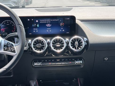 Used 2025 Mercedes-Benz GLA 250 image 31