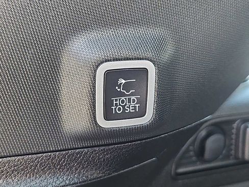 Used 2023 Jeep Grand Cherokee Altitude image 22