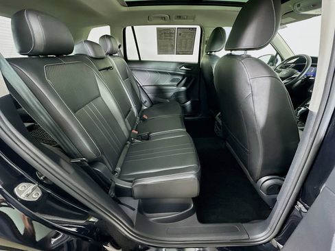 Used 2022 Volkswagen Tiguan SE image 8