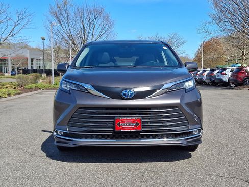Certified 2023 Toyota Sienna XLE AWD/4WD image 2