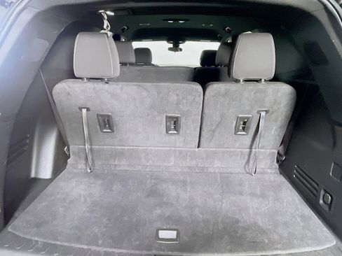 Used 2023 Chevrolet Traverse LT image 29