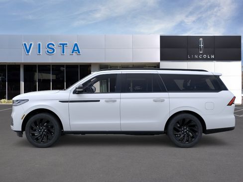 New 2026 Lincoln Navigator L Reserve w/ Jet Appearance Package AWD/4WD image 3