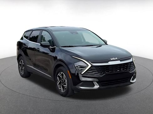 Used 2025 Kia Sportage LX FWD image 3