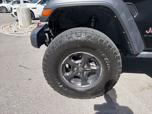 Used 2022 Jeep Gladiator Rubicon w/ Cold Weather Group image 20