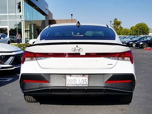 Used 2025 Hyundai Elantra SEL FWD image 9