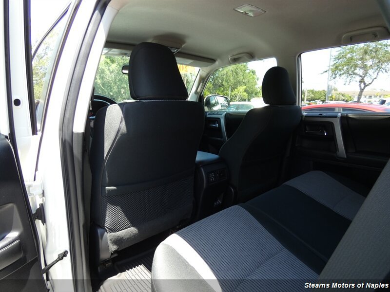 Used 2020 Toyota 4Runner SR5 AWD/4WD image 43