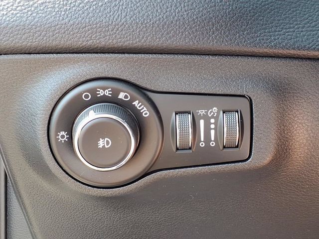 Used 2018 Jeep Compass Limited w/ Navigation Group AWD/4WD image 17