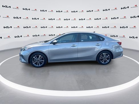 Used 2023 Kia Forte LXS w/ LXS Technology Package FWD image 5