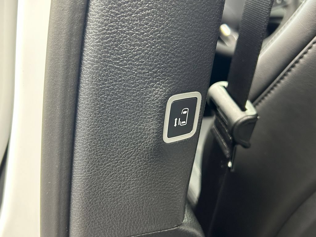 New 2026 Chrysler Voyager LX FWD image 25