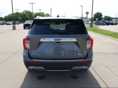 Used 2022 Ford Explorer Limited AWD/4WD image 16