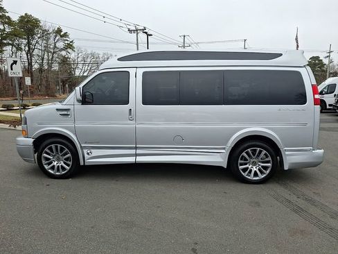 Used 2021 GMC Savana 2500 image 5