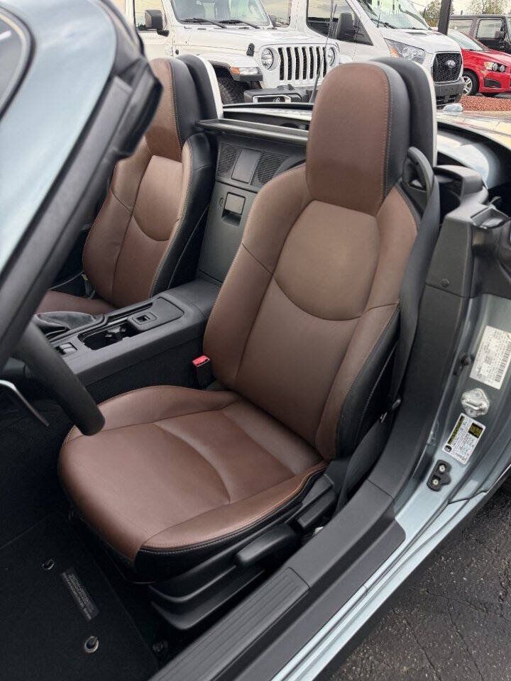 Used 2013 MAZDA MX-5 Miata Grand Touring RWD image 15
