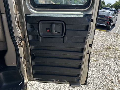 Used 2010 GMC Savana 3500 Extended w/ Chrome Appearance Package image 24