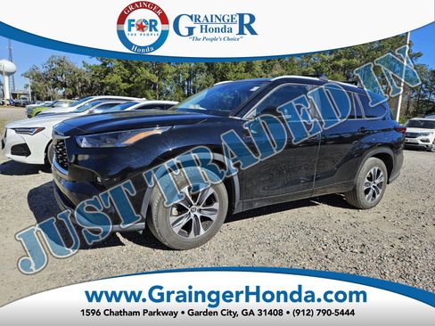 Used 2023 Toyota Highlander XLE image 1