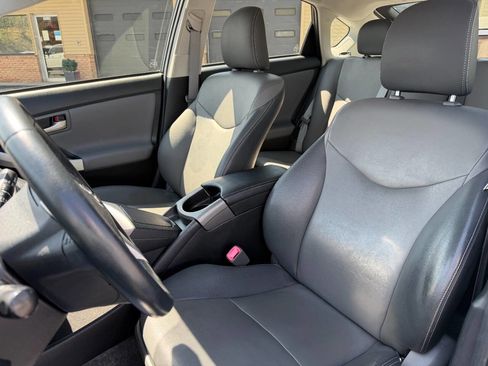 Used 2013 Toyota Prius Four w/ Deluxe Solar Roof Pkg image 16