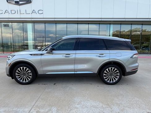 Used 2024 Lincoln Aviator Reserve AWD/4WD image 2