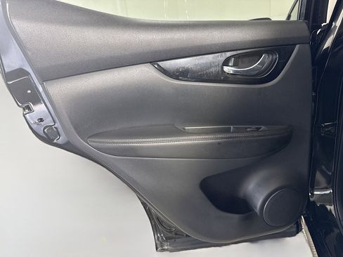 Used 2021 Nissan Rogue Sport SV AWD/4WD image 26