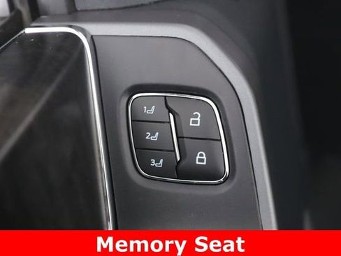 Used 2025 Ford F350 Lariat image 18