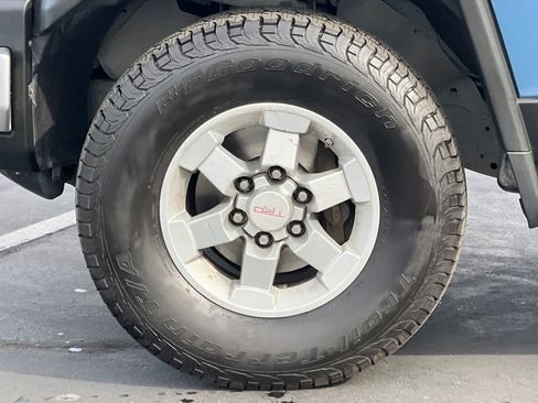 Used 2011 Toyota FJ Cruiser 4WD image 28