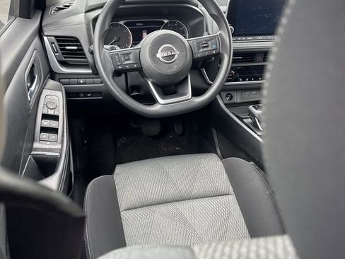 Certified 2024 Nissan Rogue SV image 8