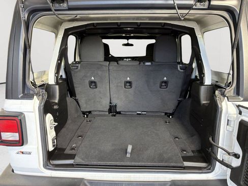 Used 2023 Jeep Wrangler Unlimited Sport AWD/4WD image 8