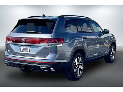 Used 2025 Volkswagen Atlas SE AWD/4WD image 6