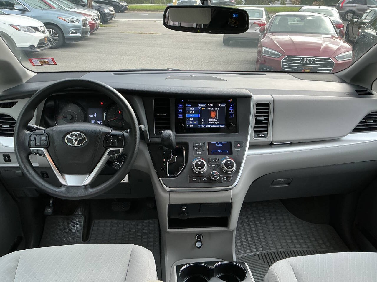 Used 2017 Toyota Sienna LE FWD image 25