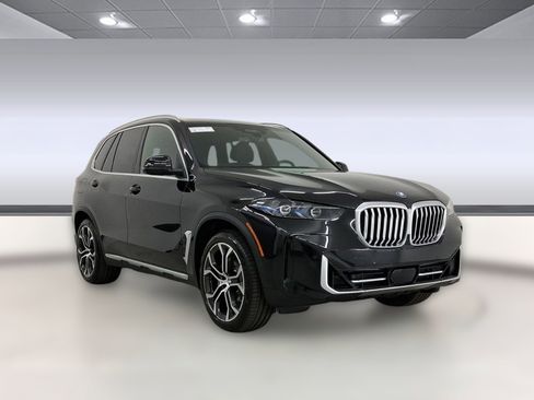 New 2026 BMW X5 xDrive50e image 7