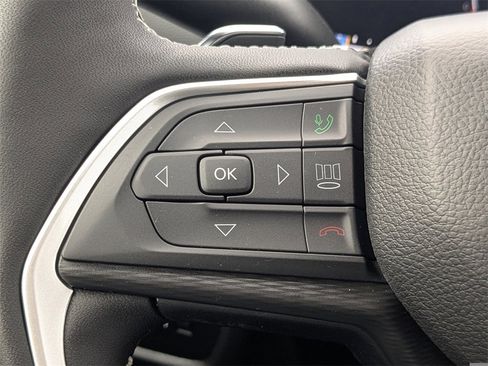 New 2025 Jeep Grand Cherokee Altitude image 24