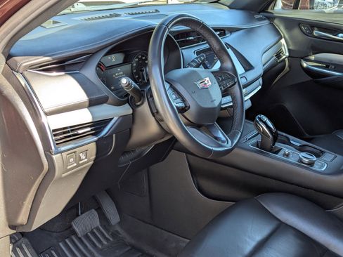 Used 2023 Cadillac XT4 Premium Luxury image 13