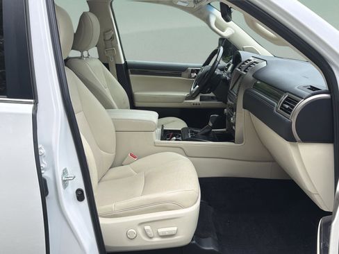 Used 2020 Lexus GX 460 Premium w/ Premium Package AWD/4WD image 12