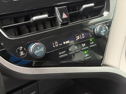 Used 2022 Toyota Camry LE FWD image 28