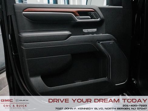 Used 2023 GMC Sierra 1500 Denali w/ Denali Reserve Package image 11