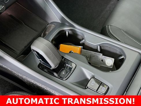 Used 2025 Volvo XC40 B5 Core AWD/4WD image 20