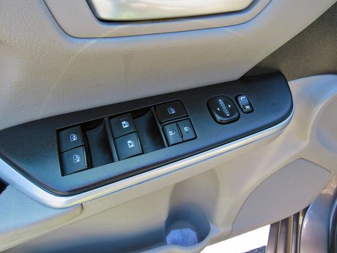 Used 2017 Toyota Camry LE image 21