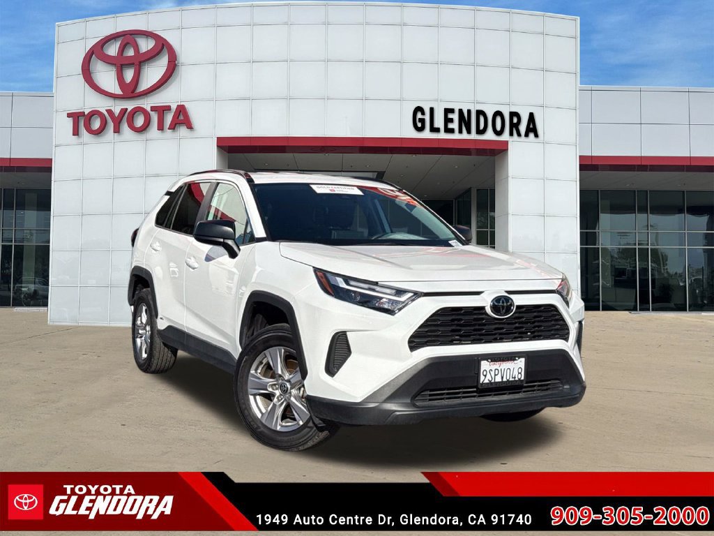 Used 2025 Toyota RAV4 LE AWD/4WD image 2