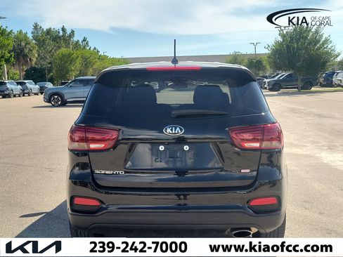 Used 2019 Kia Sorento FWD image 5