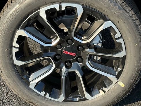 New 2025 GMC Yukon Denali w/ Denali Reserve Package image 12