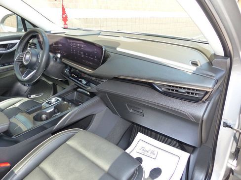 Used 2025 Buick Envision Avenir AWD/4WD image 38