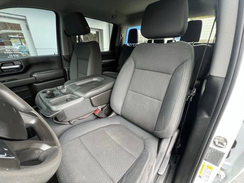 Used 2020 Chevrolet Silverado 2500 Custom w/ Custom Convenience Package image 9