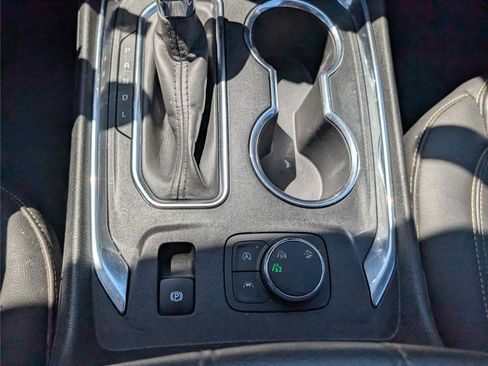 Used 2023 Chevrolet Traverse LT w/ LT Premium Package image 28