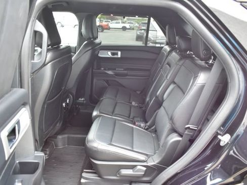 Used 2020 Ford Explorer Limited AWD/4WD image 5