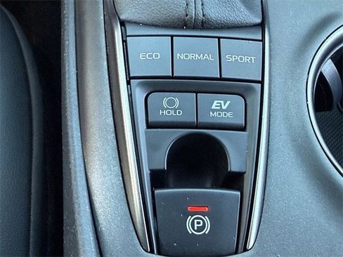 Used 2023 Toyota Camry SE image 20