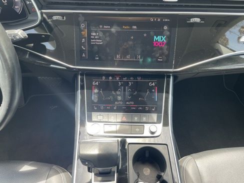Used 2019 Audi Q8 Premium Plus w/ Premium Plus AWD/4WD image 22