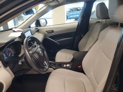 Used 2023 Toyota Corolla Cross LE image 14