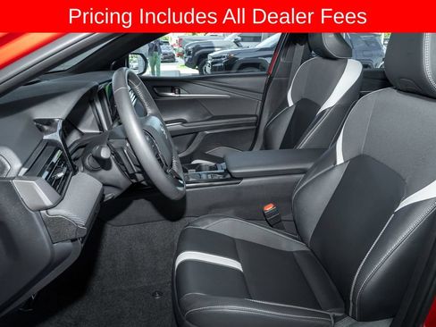 Used 2025 Toyota Camry SE FWD image 10