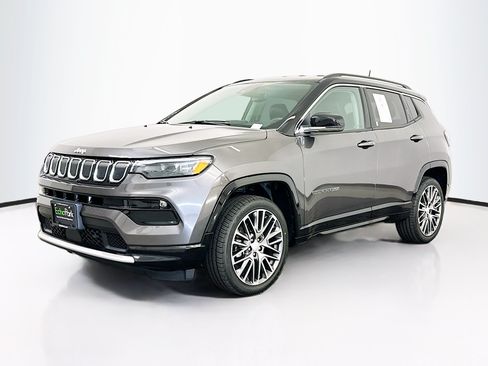 Used 2022 Jeep Compass Limited w/ Elite Group AWD/4WD image 3
