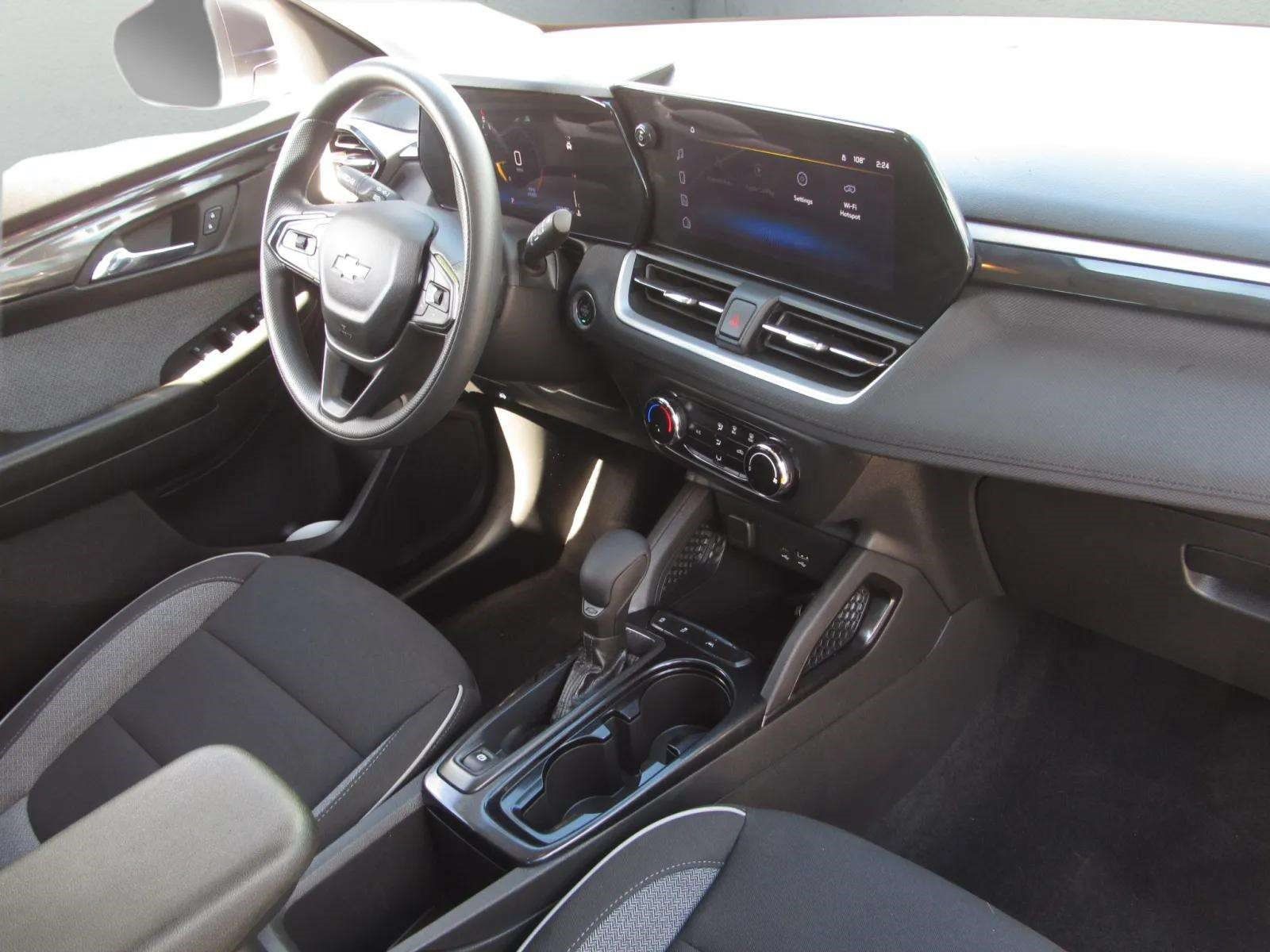 Used 2026 Chevrolet TrailBlazer LS w/ LS Confidence Package FWD image 6