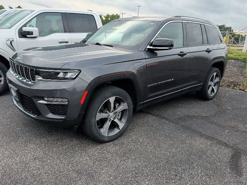 Used 2022 Jeep Grand Cherokee Limited 4xe w/ Luxury Tech Group II AWD/4WD image 8