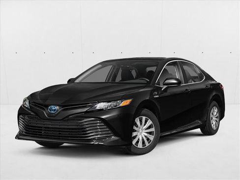 Used 2020 Toyota Camry LE FWD image 1
